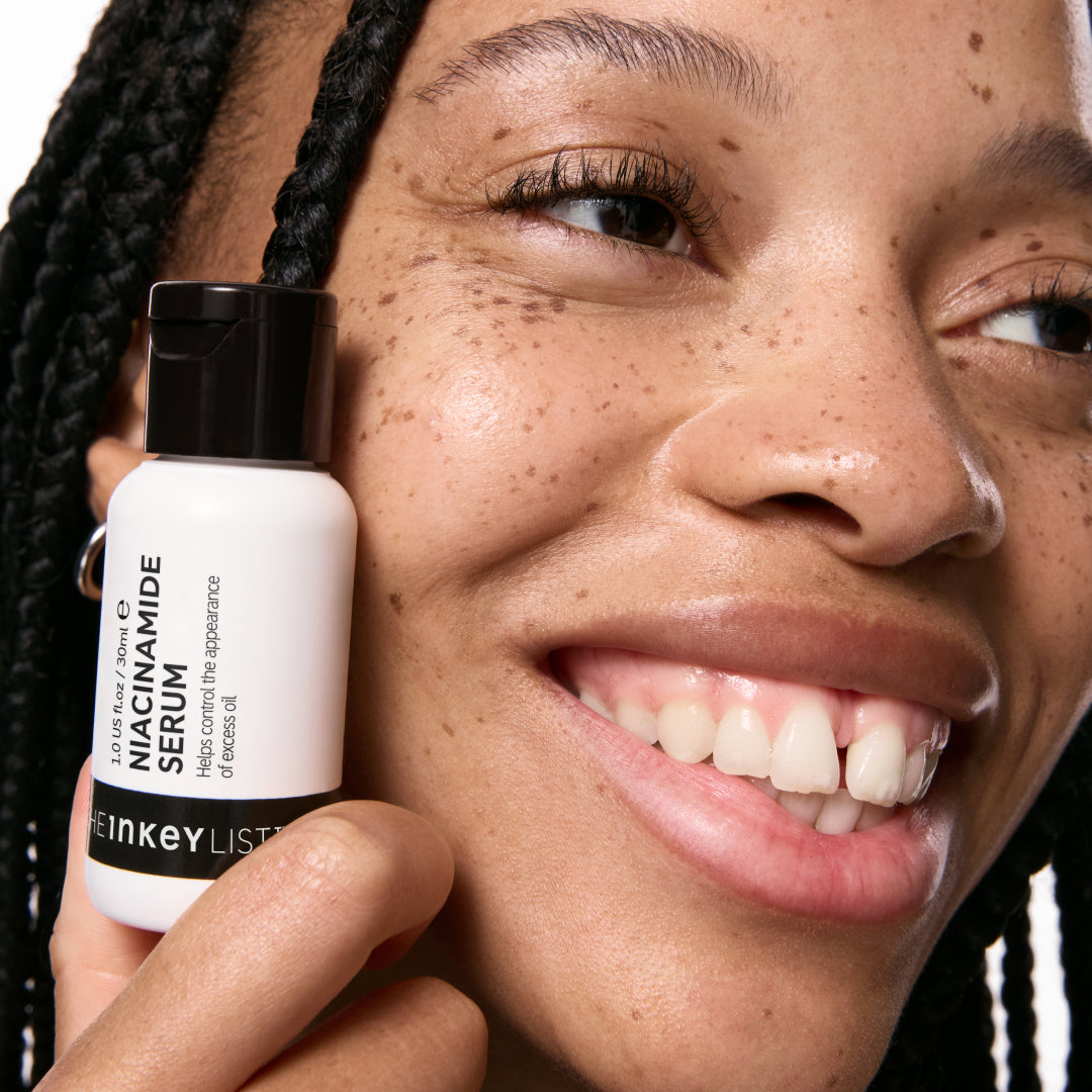 10-niacinamide-serum-e3 Model01_d6be0920-41bd-4df2-8281-5a1face2e177.jpg