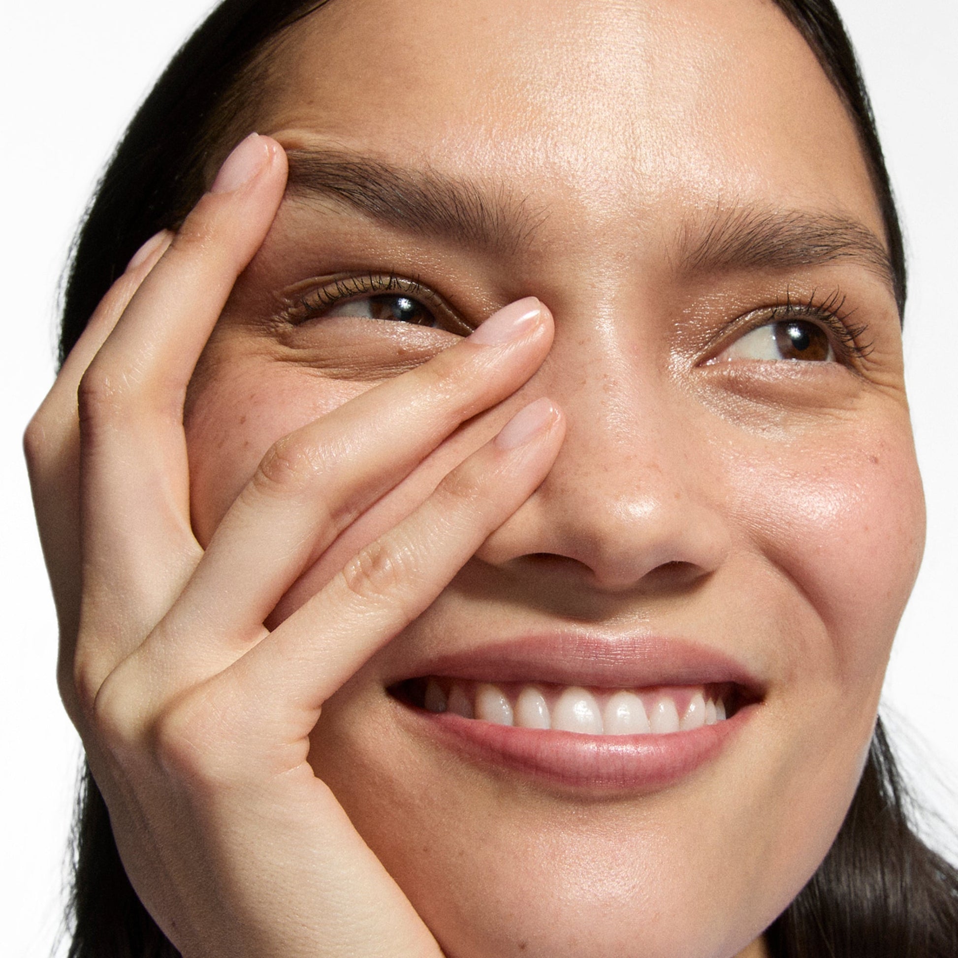 hydro-surge-dewy-face-mist-g7 Omega50_Model_2000x2000-1_3445dd8f-e76c-42a0-b3ad-1d9a4cba4df0.jpg