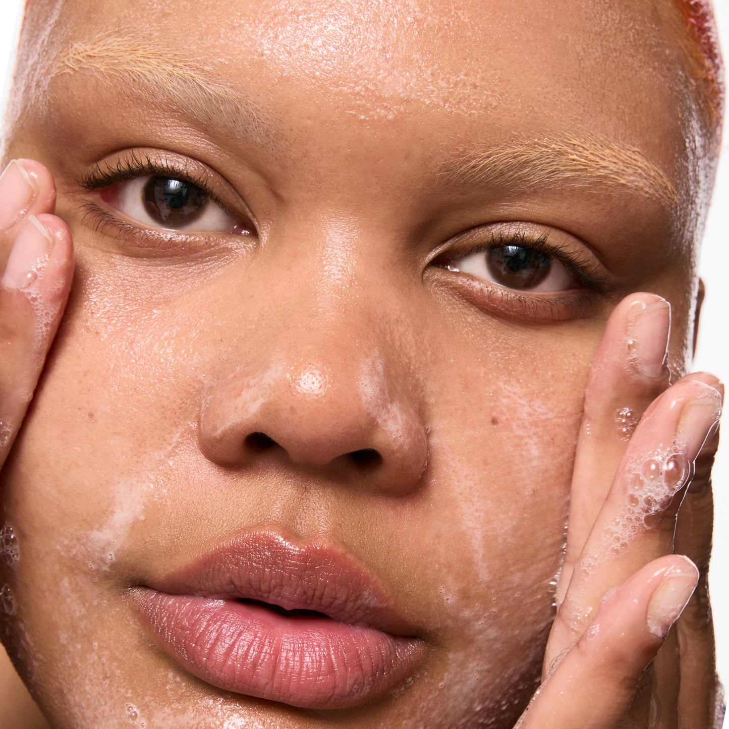 salicylic-acid-cleanser-150ml-x7 Omega50_Model_2000x2000-1_ce0a3018-d6f0-4ed9-a17d-0096b80b29f6.jpg